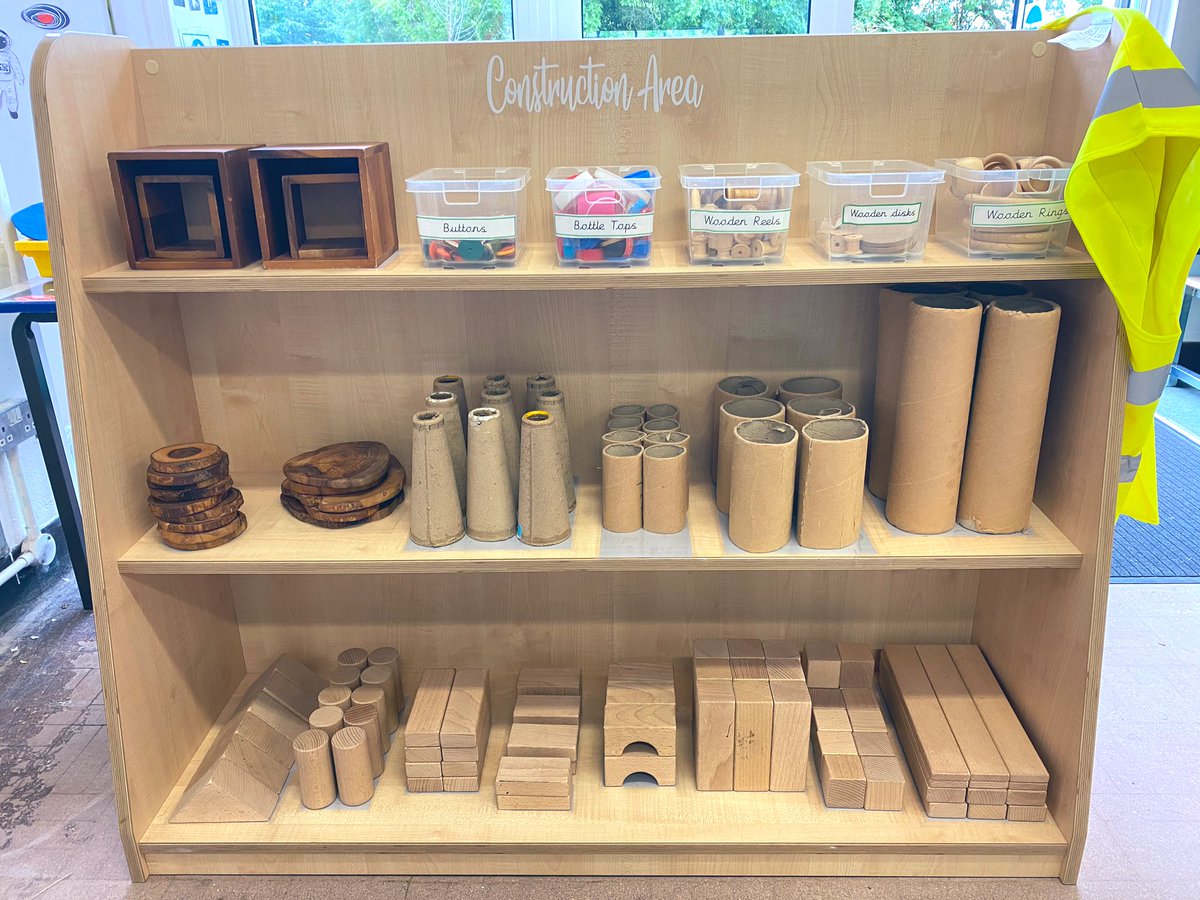 xMissWilliamson's tweet photo. Construction Area is nearly finished. We love Continuous Provision in Year 2 at @CastleHillHead ๐๐ผ๐๐ผโค๏ธ Canโt wait to see the children using this! ๐จ๐ง #ContinuousProvision https://t.co/yn0PRxDD2I