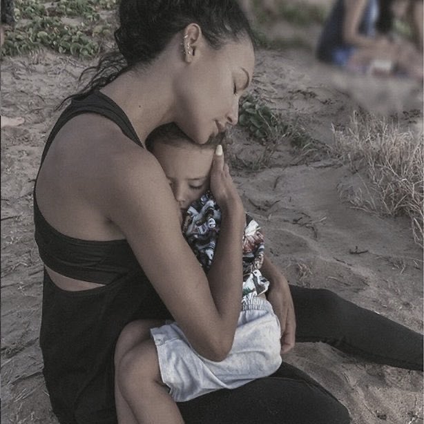 pastureangel's tweet photo. Naya Rivera is a huge part of my childhood because of Glee. she portrayed one of the first LGBT+ characters i got to see on television. please respect her &amp; say her name instead of “Santana” or “Big Sean’s ex”. she’s a daughter, a friend, a sister &amp; a mother. #NayaRivera https://t.co/nPyayTaKO6