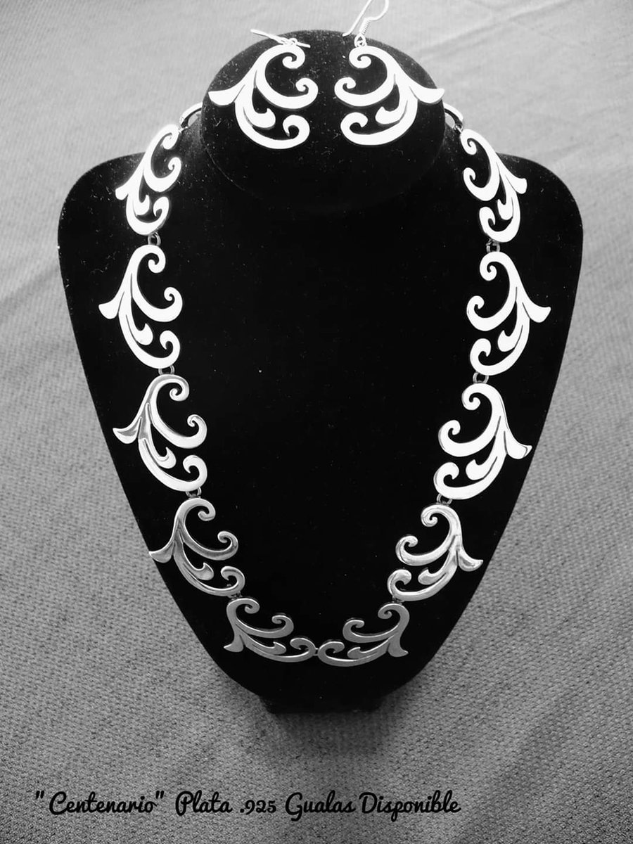 MayeyaMota's tweet photo. Tengo el gusto y orgullo de compartir este diseño elaborado a mano por un gran artesano platero... mi hermano #Gualas
¡¡Bellísimo y muy elegante!! https://t.co/vPm01v7s7S