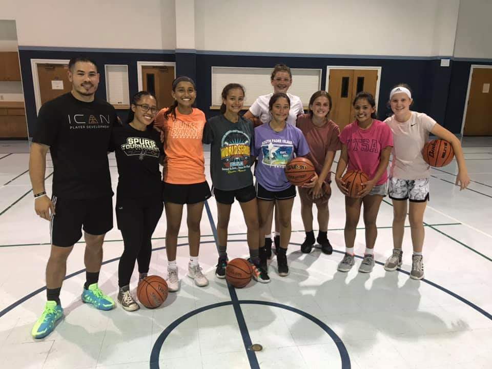 VP_VSC's tweet photo. Great training with these Broncos! @bhsorangeball @ninacadenaaa5 https://t.co/Gr3Bcz7YNC