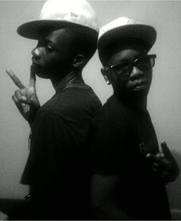 So mesho comes in to help me out, basically protecting me from amwenye who want to fuck me up (obviously am the instigator) Ma guard tulukilani, so suddenly we are the wrong ones cause we are black ( racism exists) ma guy yambani kutimenya shortly after we are mu guard room