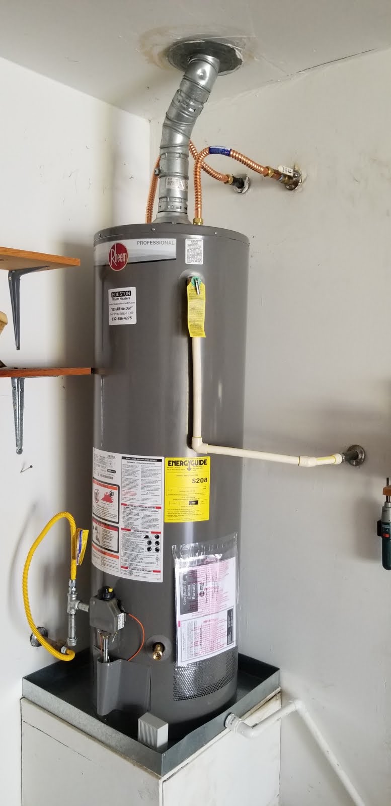 HoustonWaterHeaters on X: 40 Gallon Natural Gas Tall @Rheem @Ruud  Professional Classic series PROG40-38N RH62 six year warranty ground Sugar  Land TX #WaterHeaterInstallation by our #Plumbers Arturo and Daniel!  #RheemInstall #HoustonWaterHeaters https ...