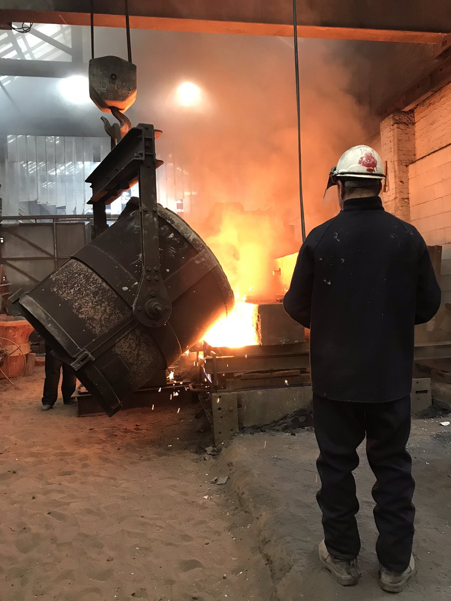 Andy Knight (@artfoundryman) on Twitter photo 6000kgs of molten cast iron at a temperature of 1350 oC being pour in 150 seconds at <a href="/HargreavesFndry/">Hargreaves Foundry & Drainage</a> , that’s #HeavyEngineering !
#UKmfg #MadeInTheUk 6000kgs of molten cast iron at a temperature of 1350 oC being pour in 150 seconds at <a href="/HargreavesFndry/">Hargreaves Foundry & Drainage</a> , that’s #HeavyEngineering !
#UKmfg #MadeInTheUk