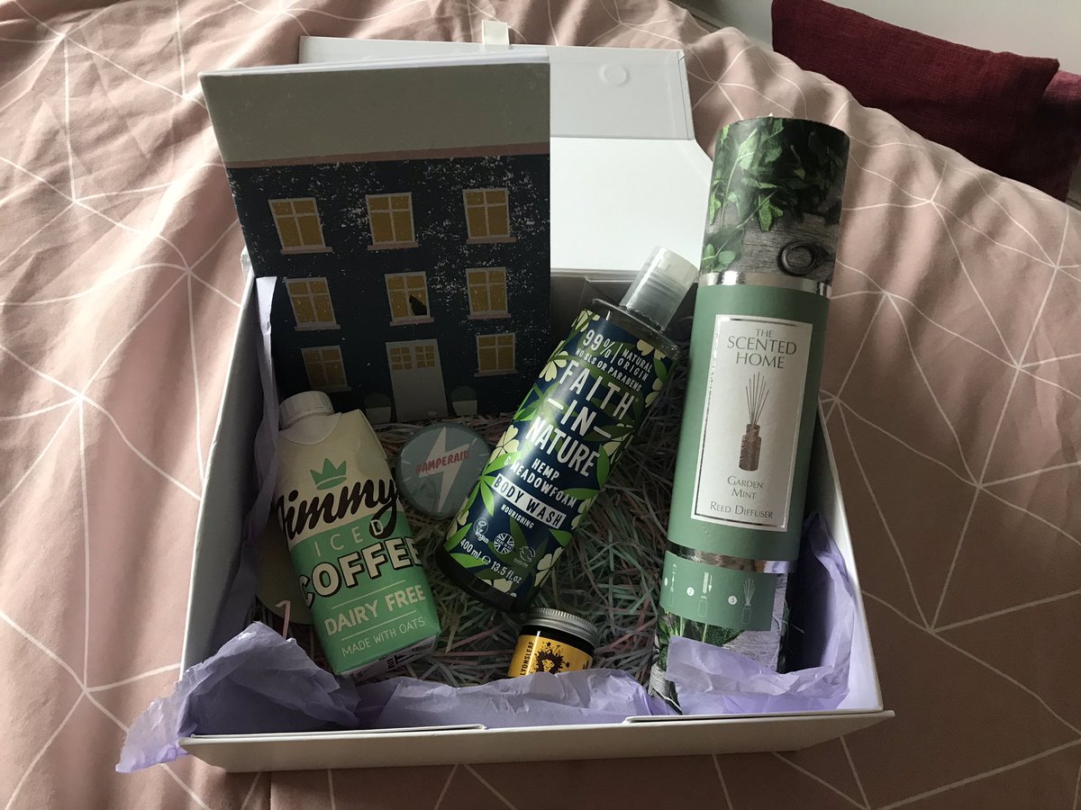 _BeccaRoseKing's tweet photo. Perfect timing for a needed pick-me-up! Thank you @pamperaid and @rebeccaabroad for this gorgeous selection of treats! Just what the doctor ordered! 💛💛💛 #pamperaid #selfcare #ThankYouNHS #charityboxes https://t.co/9r36vrQFF9