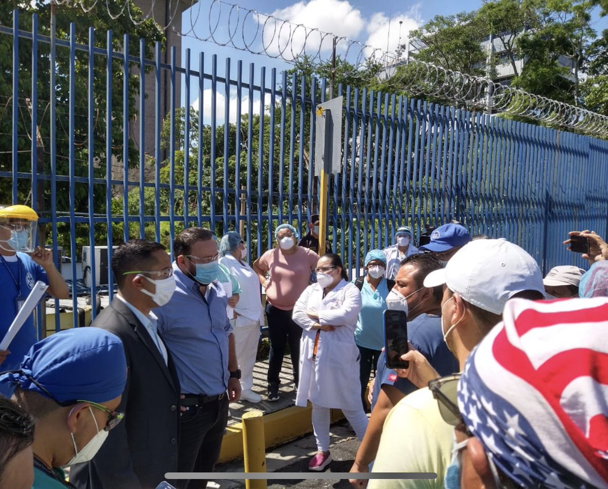 GGallegos24's tweet photo. Personal de salud demandan un régimen de excepción a nivel nacional así como también una ley de emergencia debido a aumento de casos #Covid_19 https://t.co/NQx02VojKq