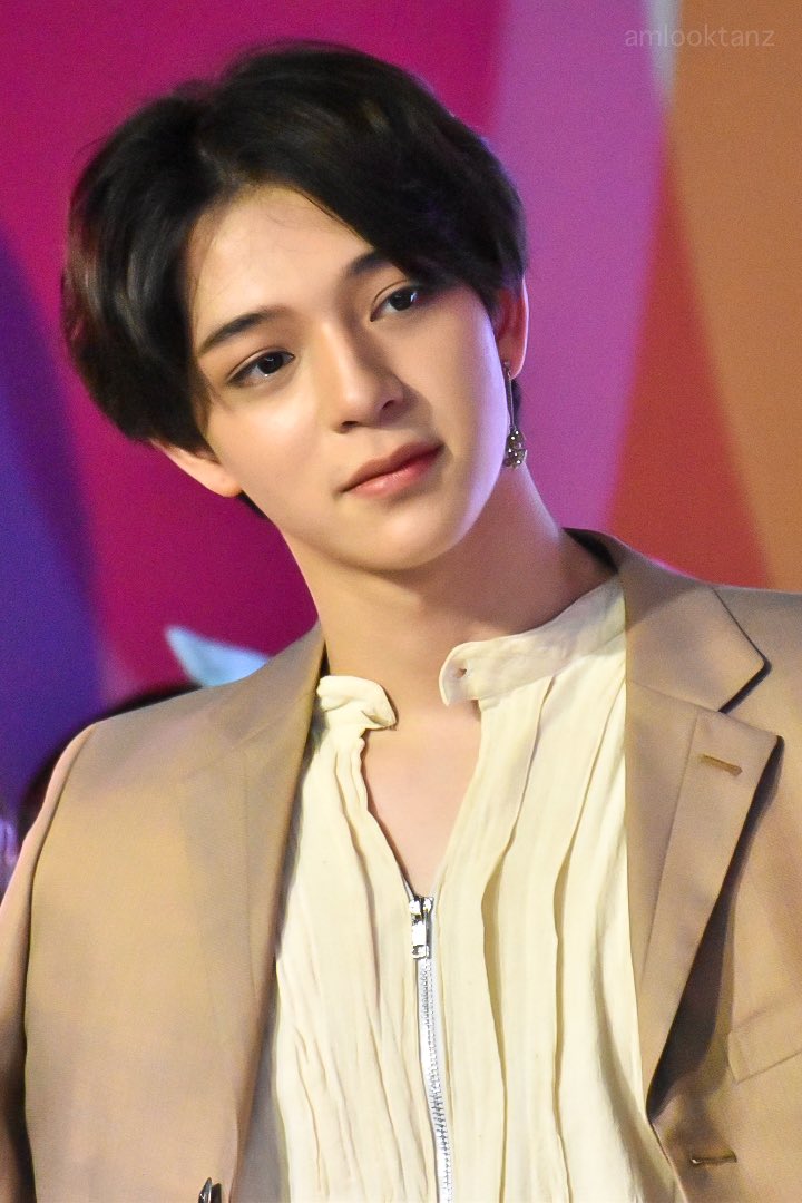 AMlooktanz's tweet photo. สวยหล่อในคนเดียว 👍🏻

#บาสเด็กอ้วนที่แท้จริง
#SB5xIdolExchange https://t.co/qGxbjsCKaY