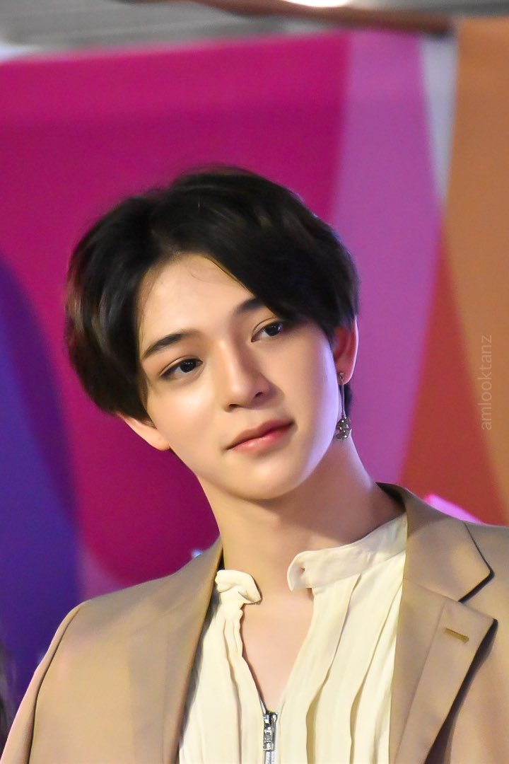 AMlooktanz's tweet photo. สวยหล่อในคนเดียว 👍🏻

#บาสเด็กอ้วนที่แท้จริง
#SB5xIdolExchange https://t.co/qGxbjsCKaY