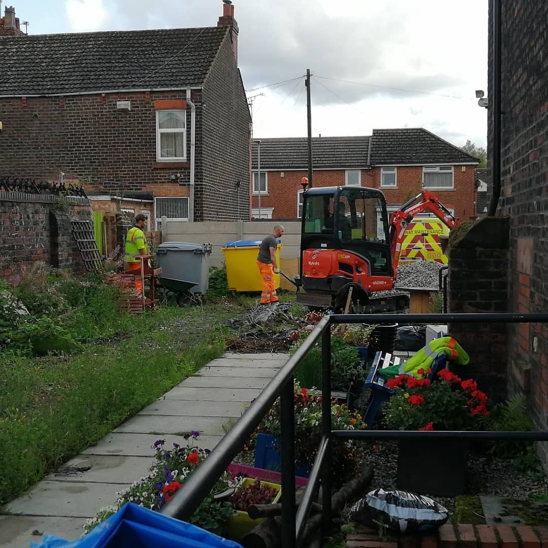 TheStudioWidnes's tweet photo. #ThrowbackThursday in light of the announcement by @OliverDowden and @GOVUK today we look back at the transformation our our outdoor space. We hope we can bring live performance here in future.
Thanks to all the volunteers who have helped create this space.
#studiospirit https://t.co/N4RHuOHMdp