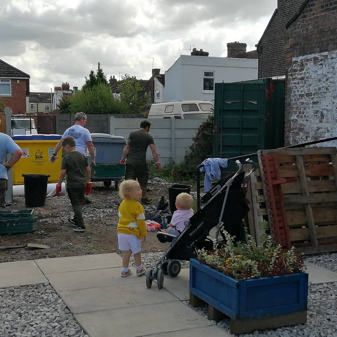 TheStudioWidnes's tweet photo. #ThrowbackThursday in light of the announcement by @OliverDowden and @GOVUK today we look back at the transformation our our outdoor space. We hope we can bring live performance here in future.
Thanks to all the volunteers who have helped create this space.
#studiospirit https://t.co/N4RHuOHMdp