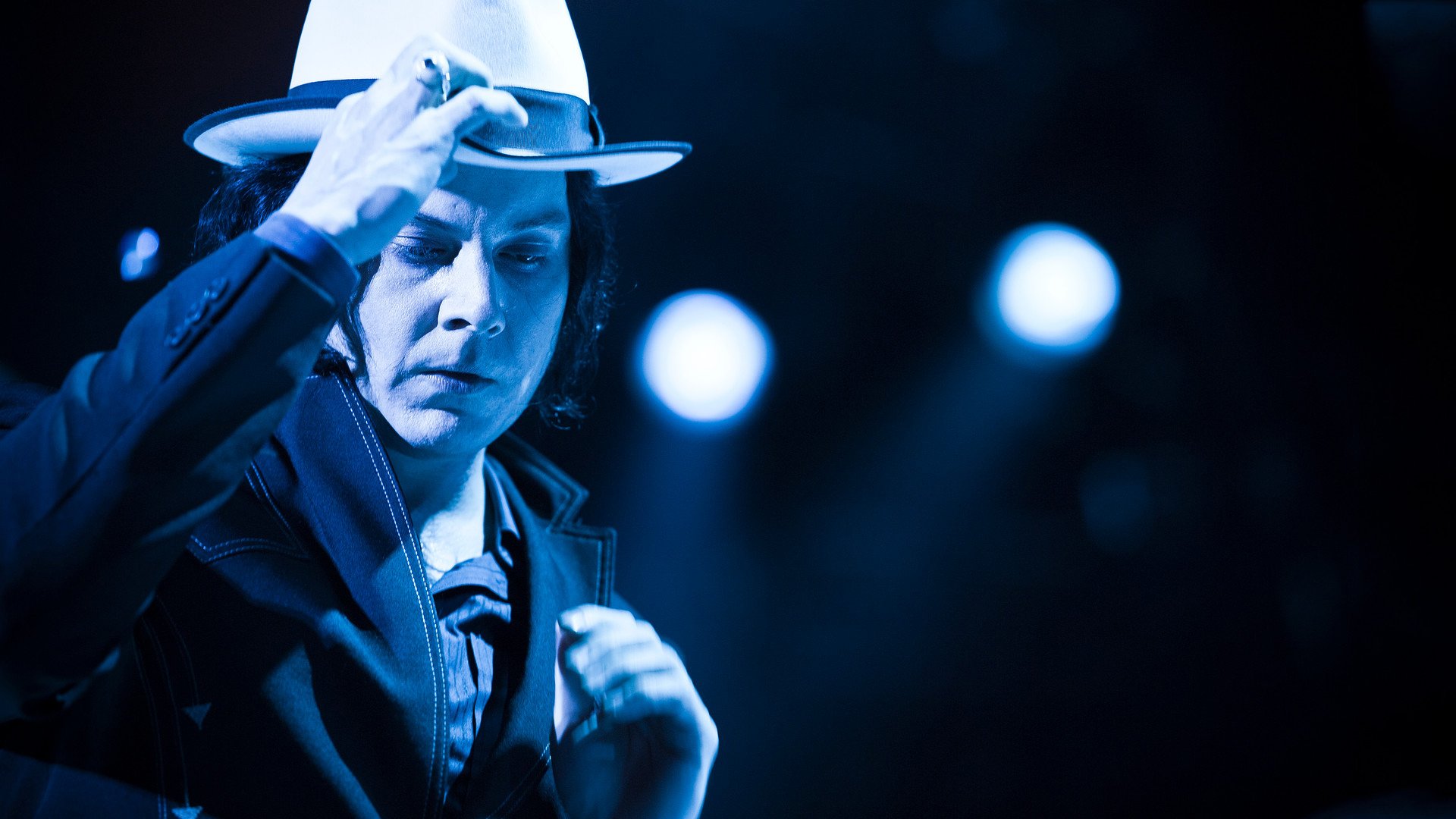 Happy birthday Jack White of The White Stripes! 