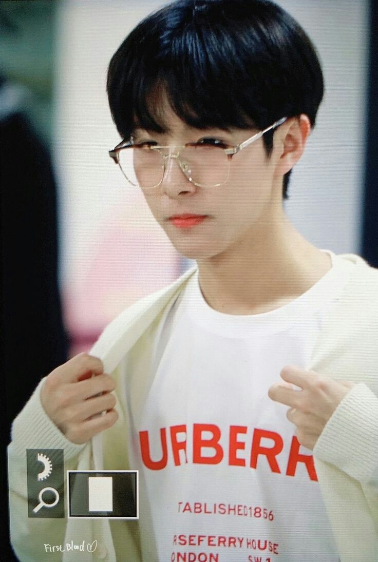 bemymarch's tweet photo. ไอเริ้บแว่นกุชชี่อันนี้มาก คือใส่ออกมาได้ดูดีจนงง https://t.co/qayzspFQui