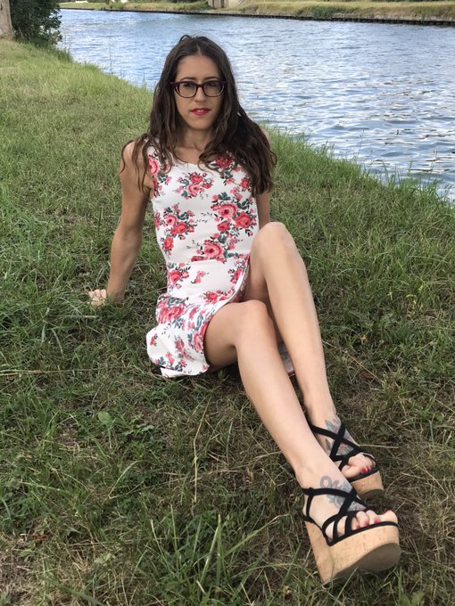 Tournage avec tarra lundi 6 juillet  Excellente sc&egrave;ne et excellente actrice https://t.co/obHDEAiqNX<a href="/tag/milf"class="tags"><span>#milf</span></a>