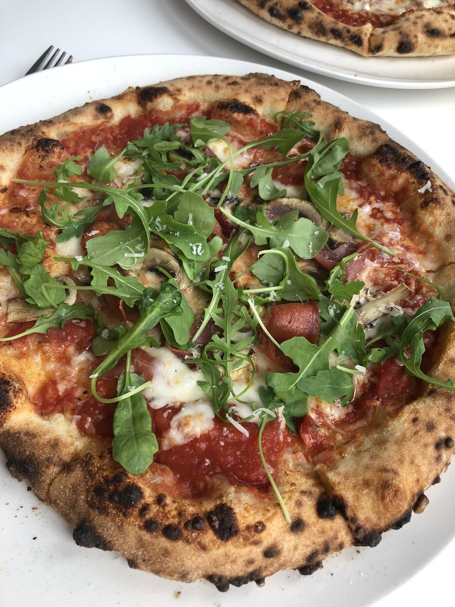 ray_gritt's tweet photo. @stefanispizza As always, amazing food and service 🍕 #pizza #stefanis #supportlocal #localbusiness https://t.co/OnFMOG5H5U