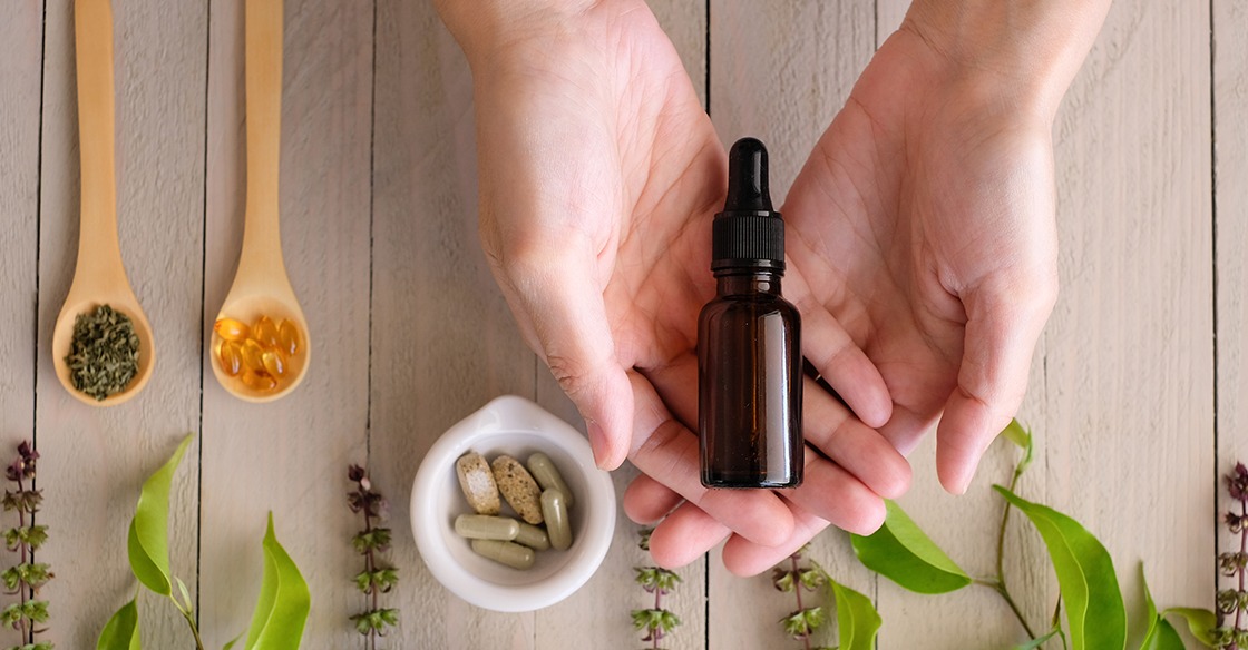 hemp_labs's tweet photo. CBD oils are made from hemp plants which legally must contain less than 0.3% THC according to the 2018 Farm Bill. Our guide will tell you everything you need to know before jumping into this market: https://t.co/J2Rii7hDfd https://t.co/WFrjx2WdGu