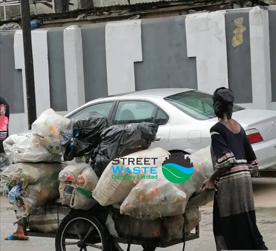 swclng's tweet photo. Thumbs up to women around the world that are contributing their quota towards a plastic free environment.
.
.
It's #plasticfreejuly what are you doing to curb plastic pollution? 
.
.
.
#streetwastecompany #recyclinginLagos #wastemanagement #wasterecycling @Wimbiz @Lbslng https://t.co/Bt60FfaSir