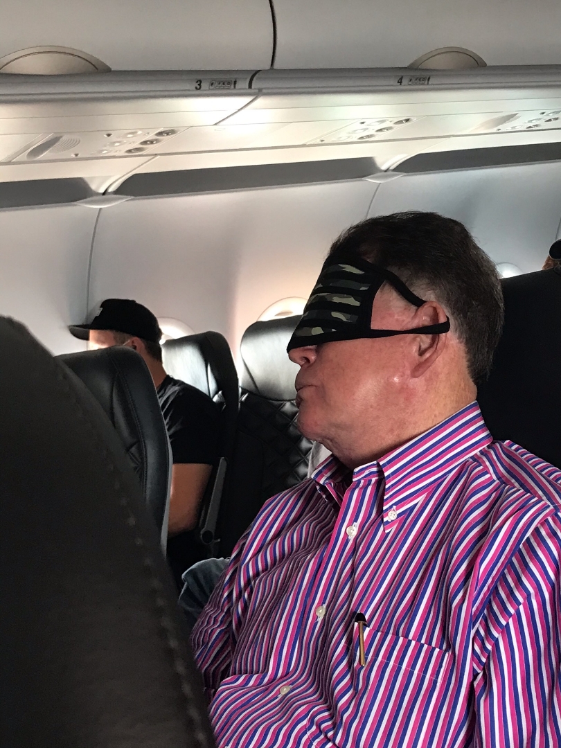 GarsonWrightPR's tweet photo. Masks are required at all times on flights. #flyfrontier #FAA https://t.co/vKNOtFq7tJ