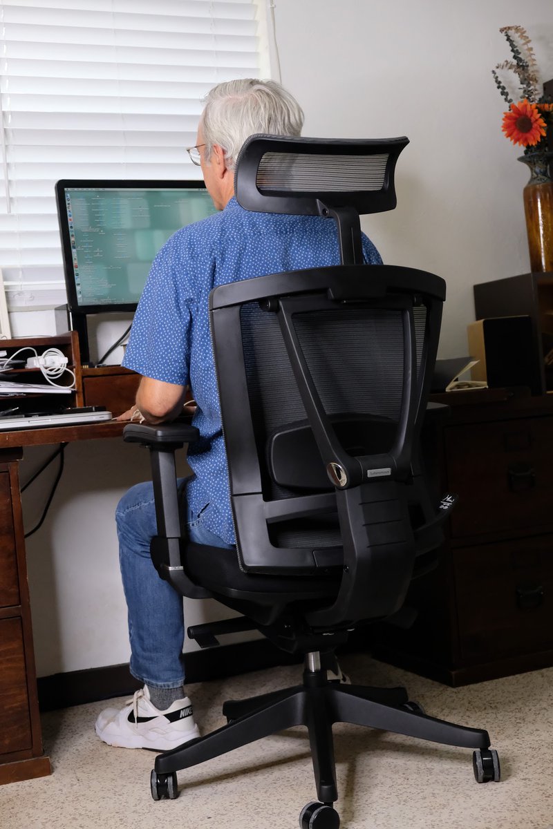 lorrainecladish's tweet photo. So I was initially going to keep the EgoChair by @autonomousdotai for myself, but hubs loves it so much I let him have it! We both #WFH Use my code LorLad10 when you get yours here: https://t.co/513Yw7VAA9 #IamAutonomous #beAutonomous #PRgift https://t.co/MVlFxsqtIM