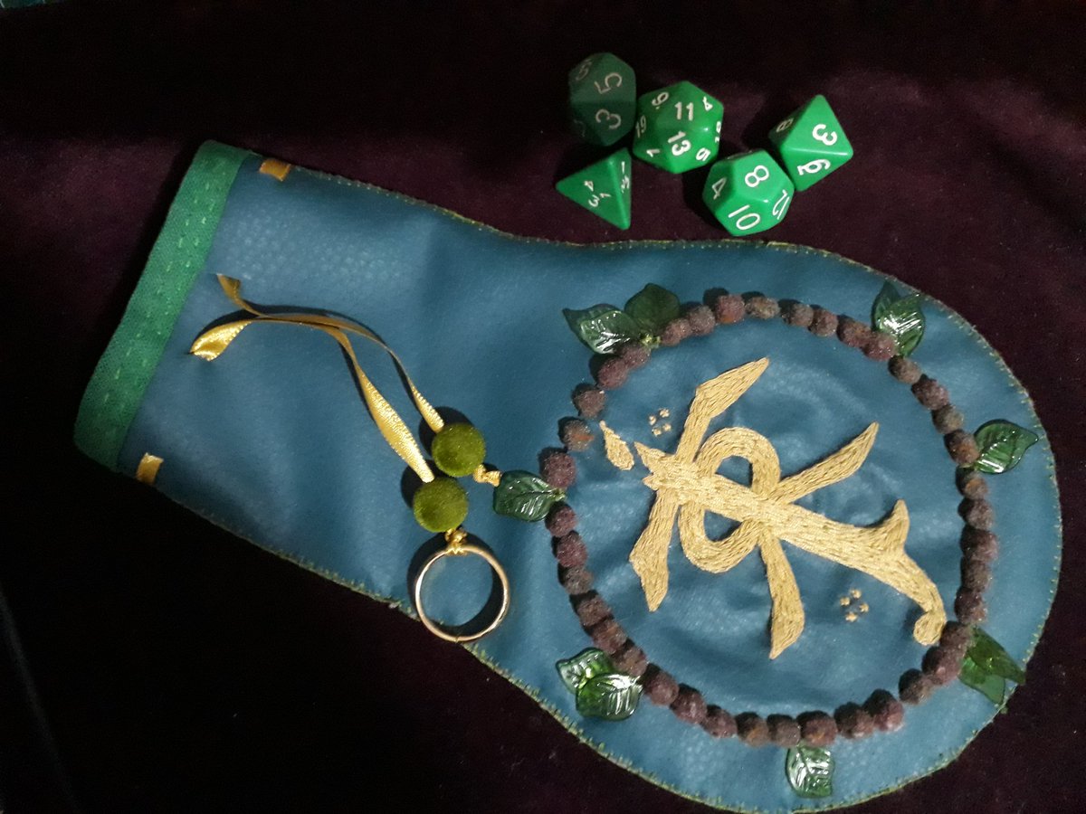 npcworkshop's tweet photo. Dicebag artesanal Tolkien - LOTR
https://t.co/0Rn1uq4o7y

#algibeira #dice #dicebag #dnd #geek #gamer #gondor #hobbit #lotr #lordoftherings #medieval #nerd #rpg #rpgista #rolista #rollingplay #tolkien #rpgbrasil #rpgdemesa #tabletop #dragaobrasil #tolkienlovers #sacodedados https://t.co/luODXQWUIo