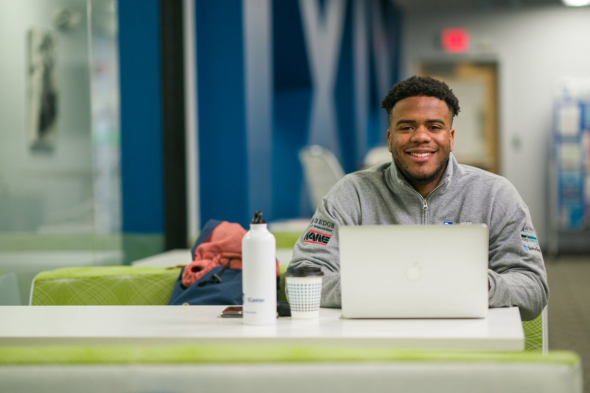 UofNHIT's tweet photo. . @UNHStudents If you are purchasing an @Apple computer for the fall semester, they just released their back to school promotion. Buy a Mac or iPad and get free AirPods. Learn more: https://t.co/17ogQLyavn #unhstudents #applepromotion #backtoschool2020 https://t.co/62YJ2YumPq