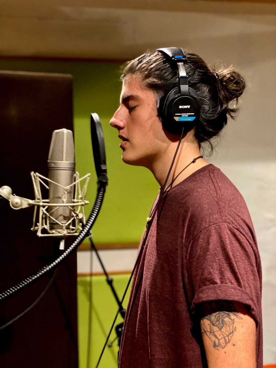 Allenmarmx's tweet photo. Creando arte en la #CDMX, en #OnStudios
#AllenMar #AllenMarMusic #Music #project #newmusicproject https://t.co/BPxl17z033