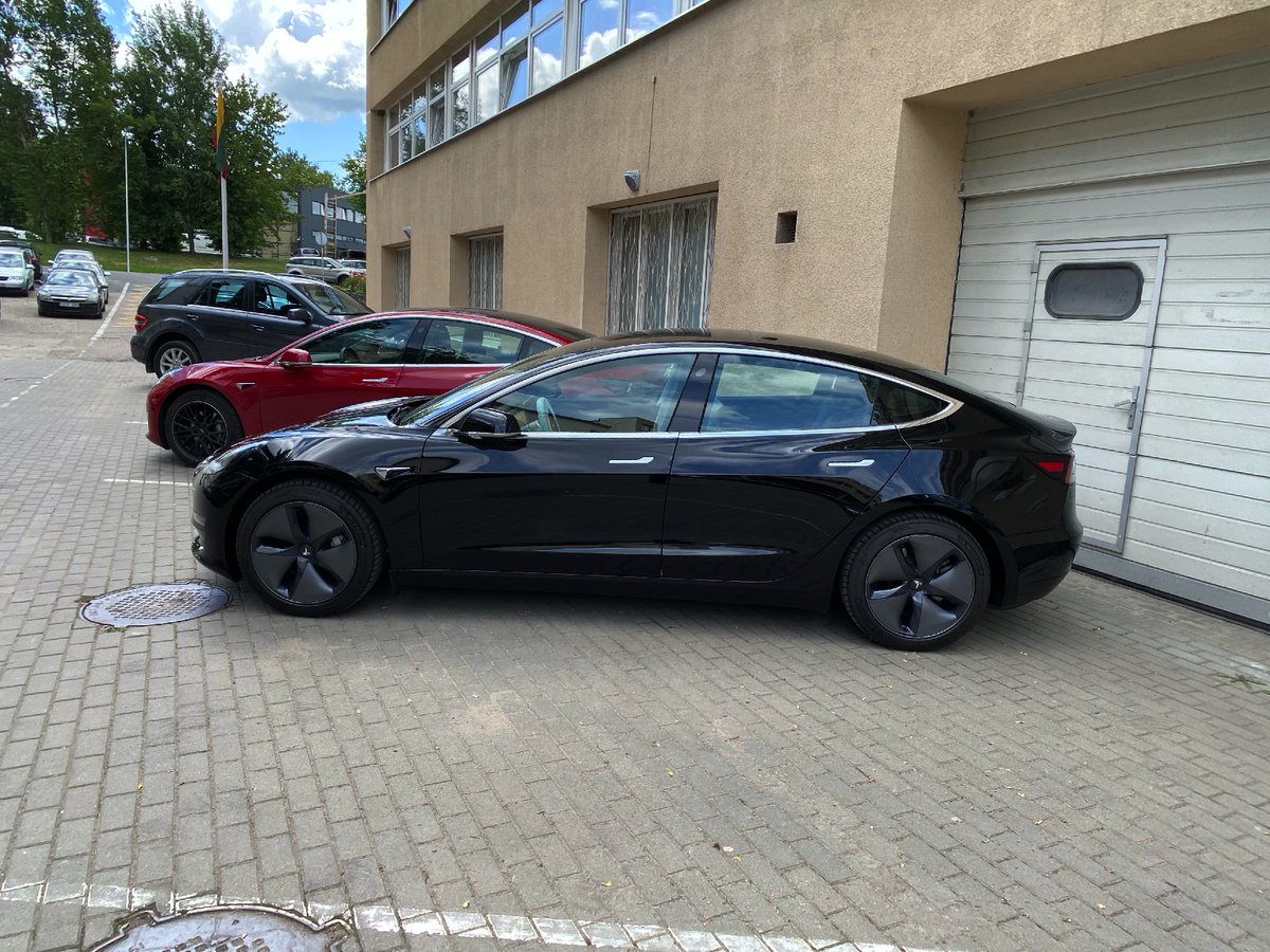 ElectricWheels_'s tweet photo. Сегодня 2020.07.09 – нам стукнуло 10 Тесла электромобилей! 😁 https://t.co/I5GYi5MM1U
