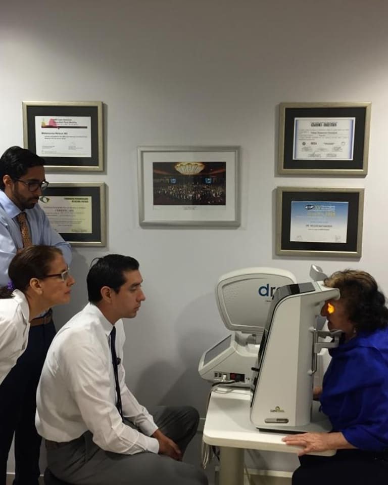 iom_ec's tweet photo. Desde septiembre de 2019 contamos con el primer equipo del país para tratar la degeneración macular seca. 👨‍⚕️
https://t.co/sCawNbRiNI
Teléfonos: 042282882 - 042397079
.
.
#salud #health #doctor #medicina #nofilter #Ecuador #bienestarysalud #Guayaquil https://t.co/GFJu5WZIXc