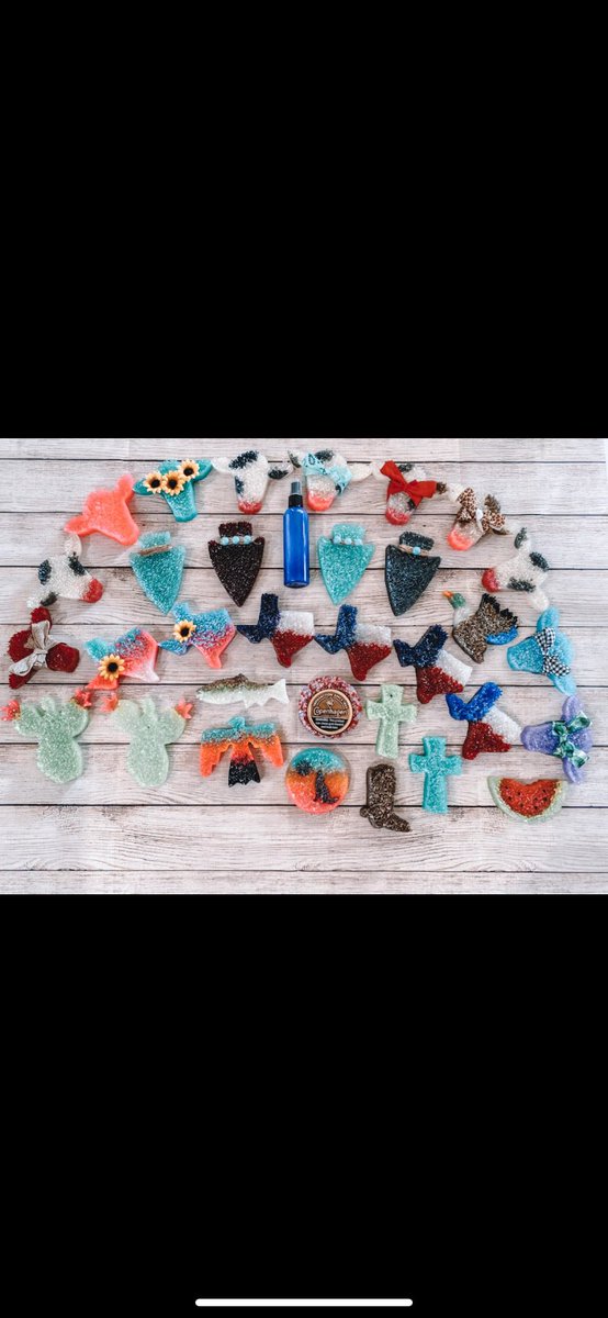 Giveaway time! Like and retweet this post, follow me and tag 2 friends to be entered ! Winner gets a grab bag, ends July 20th🤩⚡️🖤