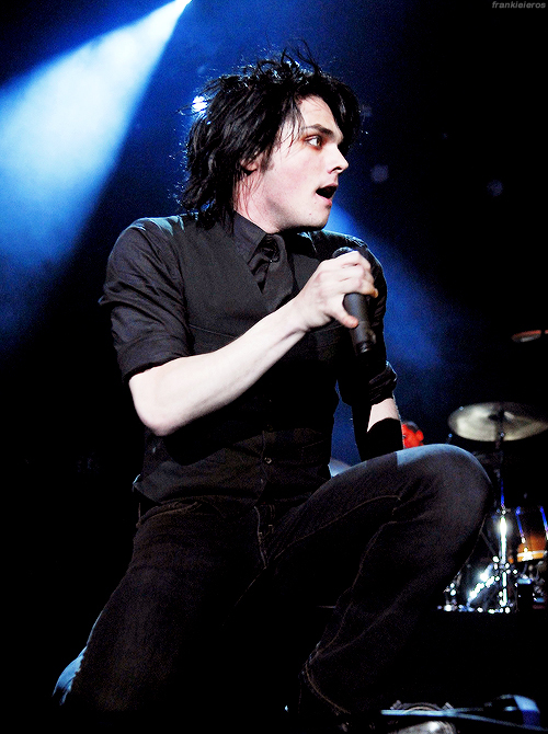 a thread of gerard's black waistcoat from 2007 aka my favorite look