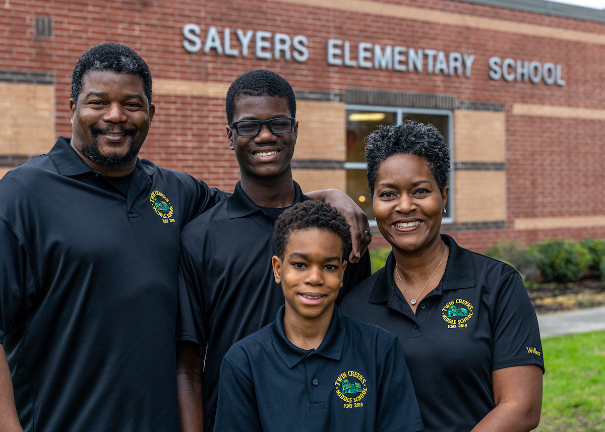 We're so proud of <a href="/SpringISD/">Spring ISD</a> <a href="/SPRINGHIGHLIONS/">Spring High School</a> 9th grader RJ Walker! He used the COVID-19 pandemic downtime to write and publish his first novel. defendernetwork.com/entertainment/…