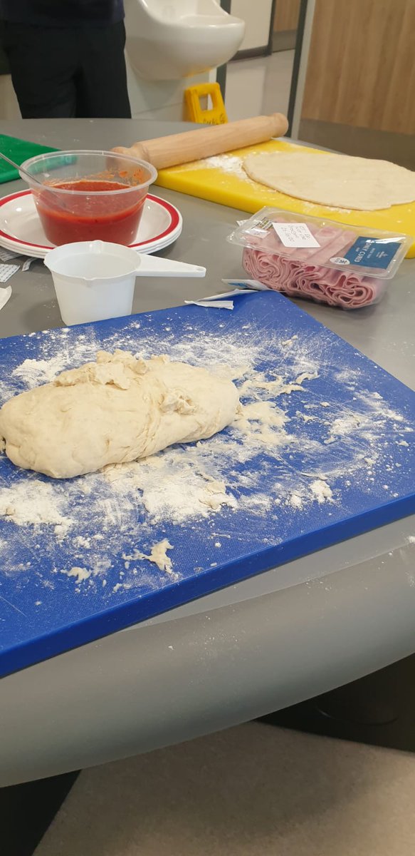 mymindfeed's tweet photo. The young people have made their own pizzas tonight 😋🍕 #OT #BakingGroup  #thursdayvibes #AncoraHouse #CYPMentalHealth https://t.co/OMIPt71Kcb