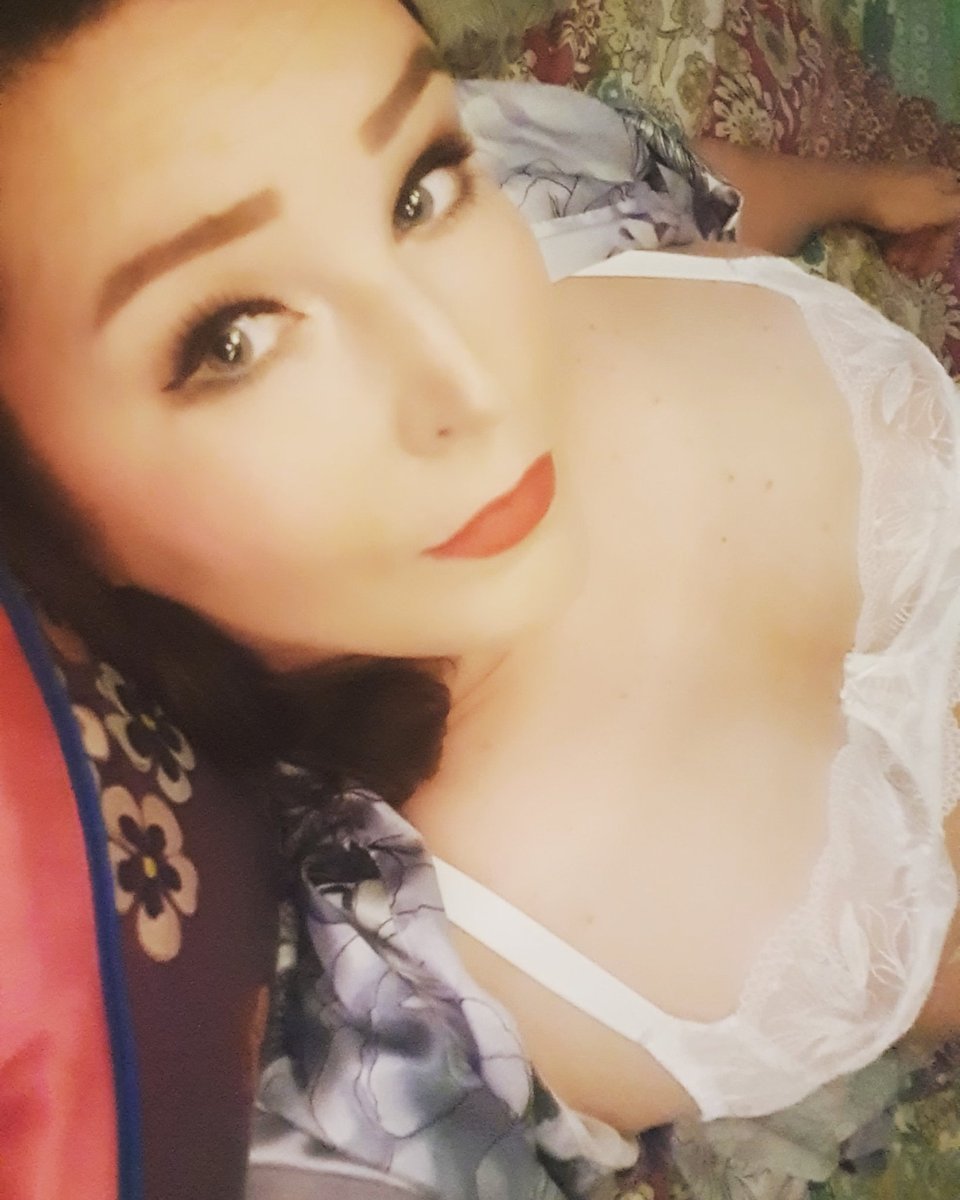 AnaisRose20's tweet photo. Come and follow me...and ill give you some free content #onlyfans #erotica #sexy #boudoirphotography #lingeriepic https://t.co/vVT6UvhrBb