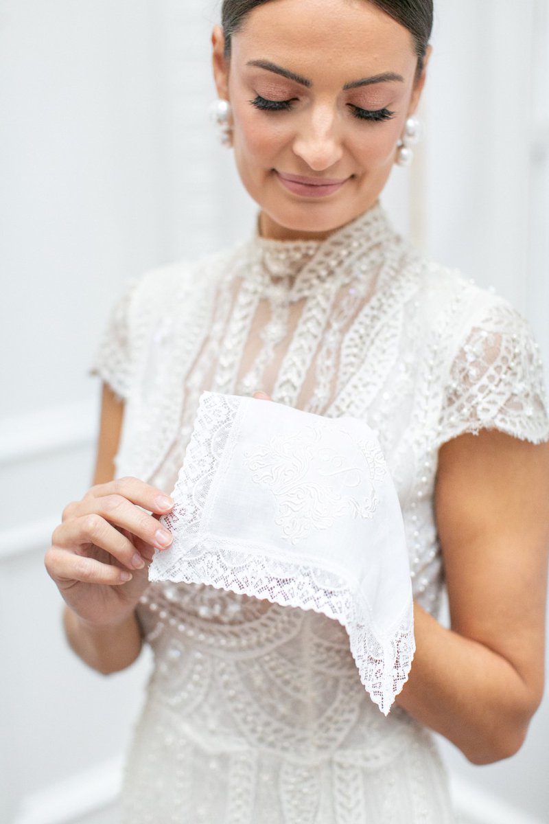 Pearlencia - Exquisite Pearl inspired Wedding Inspiration for the Contemporary Couple
Images 📸 <a href="/AnneliMPhoto/">Anneli Marinovich</a> with Concept <a href="/lizcakeemporium/">Elizabeth (Author of The Luxpreneur) Solaru</a> at @10_11CHT 
bit.ly/3iK8nNK Napkin <a href="/estembroidery/">Extra Special Touch</a>