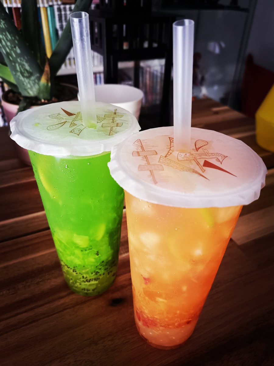 JisunFanel's tweet photo. The comfort of a good meal 😊
Donburi Tonkatsu with bubble tea tonight!
#Fufuramen #BubbleTea #HelloTea https://t.co/hoaLEwA3hM