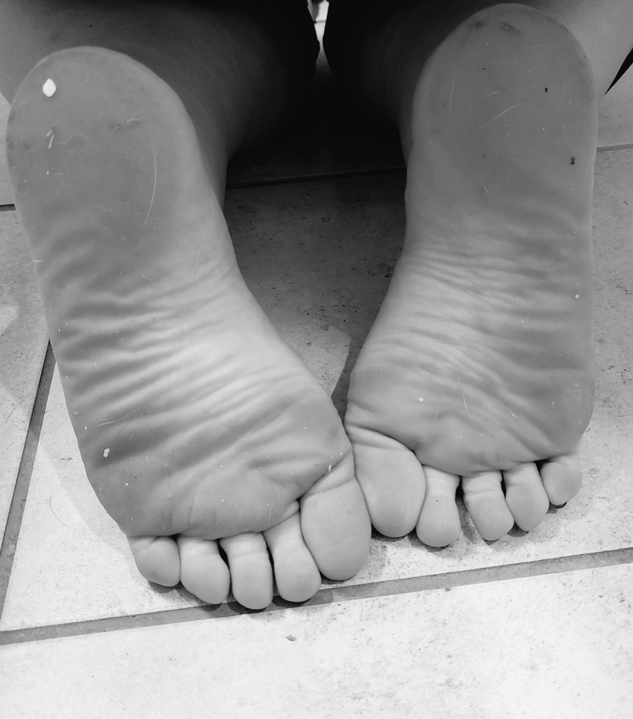 Ihave_thetime's tweet photo. Looks like i need to do some serious cleaning today... 

#Feetfettish #feetpicturesforsale #soles #feetlover #feetbuyers #feetpic #feet #toes #solesfetish #feetworship #feet #feetworship #soles #feetpicsforsale #feetfetish #feetpics #feetlovers #socks #dirtyfeet #sweatyfeet https://t.co/2LnVsbiMmB