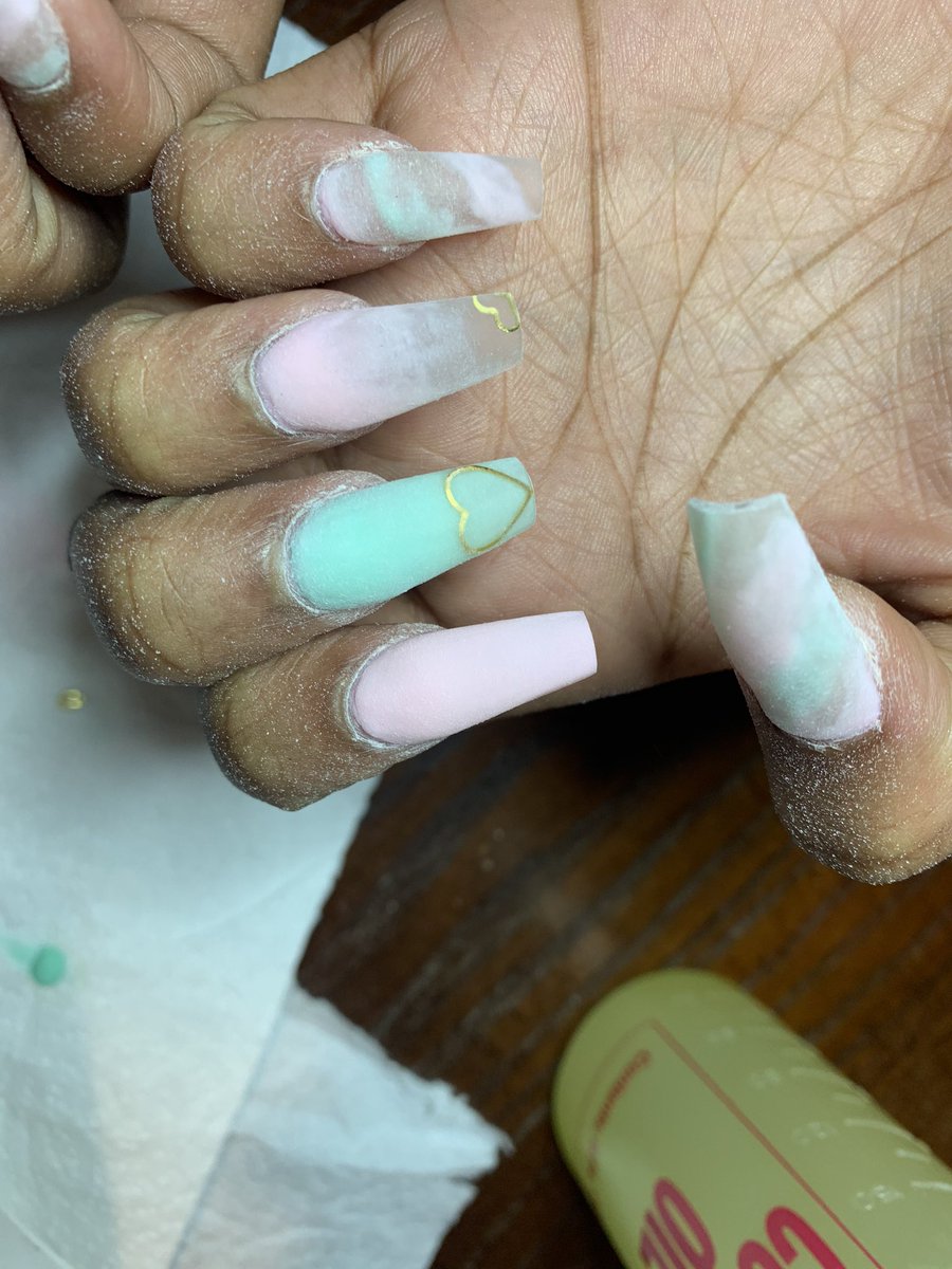 itskedollasign's tweet photo. HEY . i’m a up coming self taught nail tech , looking to expand my clientele . i’m been doing nails for 6 months now 🙂 #DOLLNAILS #BookWitMe https://t.co/DsnXUVgfod