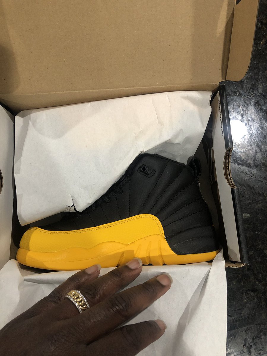 ViatuValues's tweet image. “You're late if you're on time,” - Dr. Lee 🥁 #MrFeetHeat