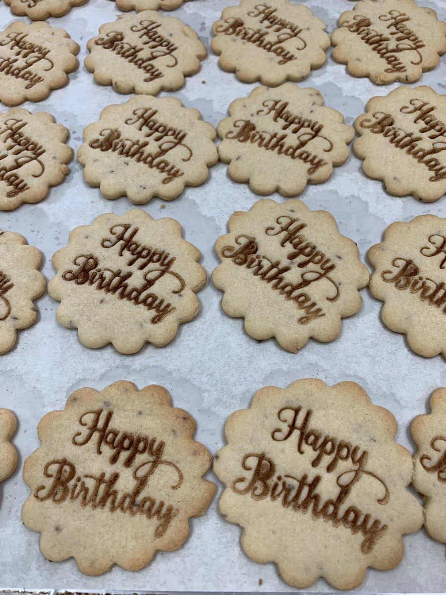 CBiscochitos's tweet photo. Do you know someone who is having a birthday? Why not give them a special New Mexico birthday treat. I think they’ll love it.🥰🥰 #birthdaygift #celinasbiscochitos #nmstatecookie #nmnomad #biscochitos https://t.co/wjBxOSLc8v