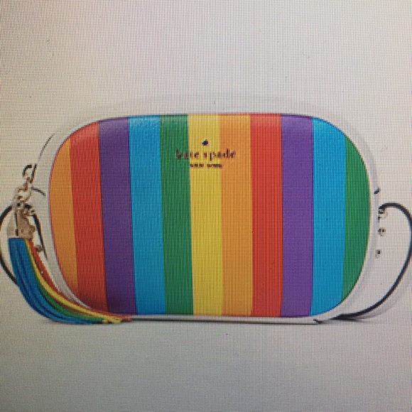 TraceyBrasel's tweet photo. So good I had to share! Check out all the items I'm loving on @Poshmarkapp from @luvkitty1969 #poshmark #fashion #style #shopmycloset #jamiescasuals #toryburch #katespade: https://t.co/2HQ04k9Co0 https://t.co/ziPKXSEXXm
