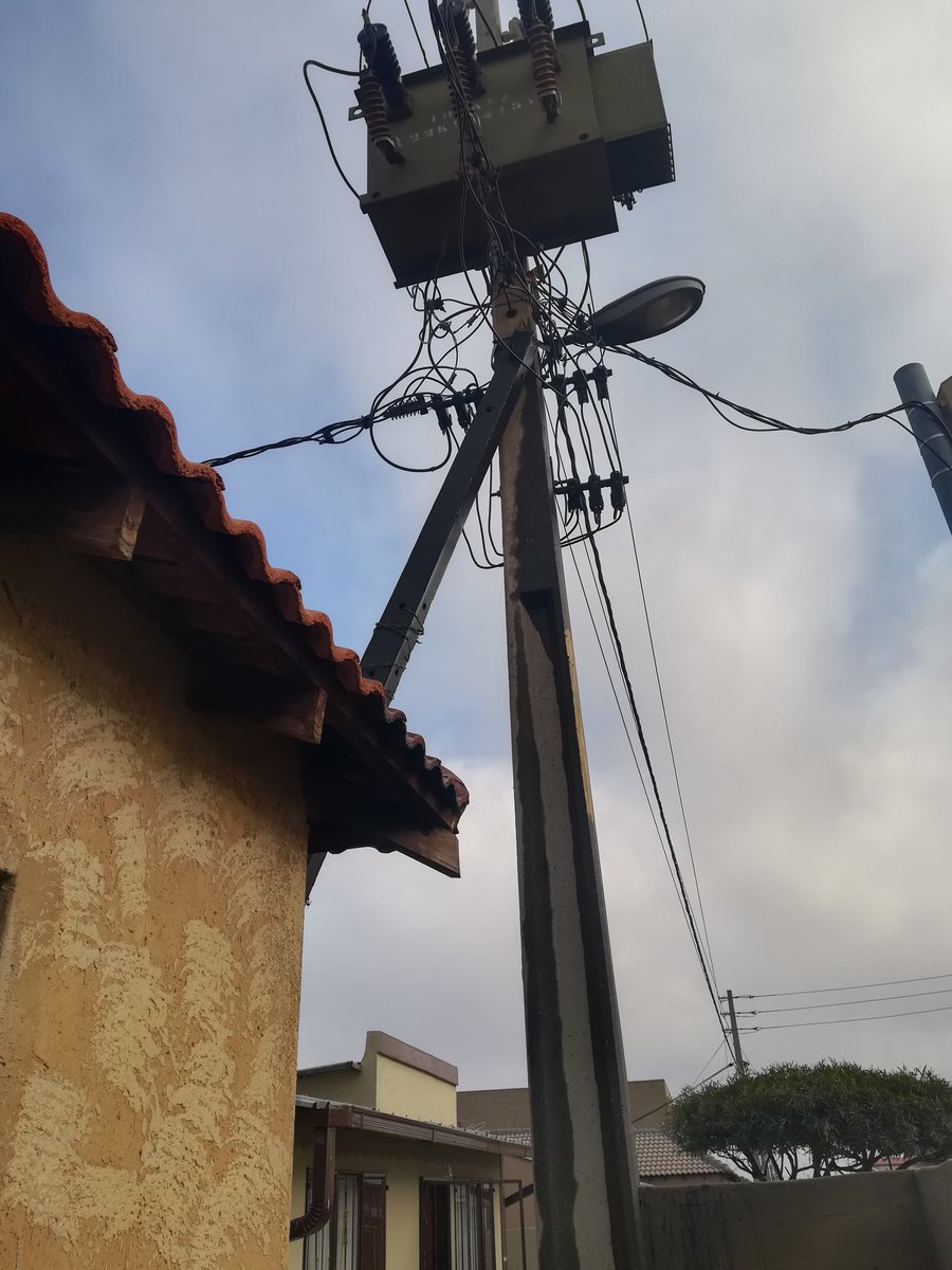 busang_1's tweet photo. @Eskom_SA this oil is dripping from a transfirmer box, that is directly on top of my roof, i reported this matter on sunday morning, and all i got was a reference number as usual and an empty promise that it will be attended to....😑 https://t.co/o1bDCJziNo