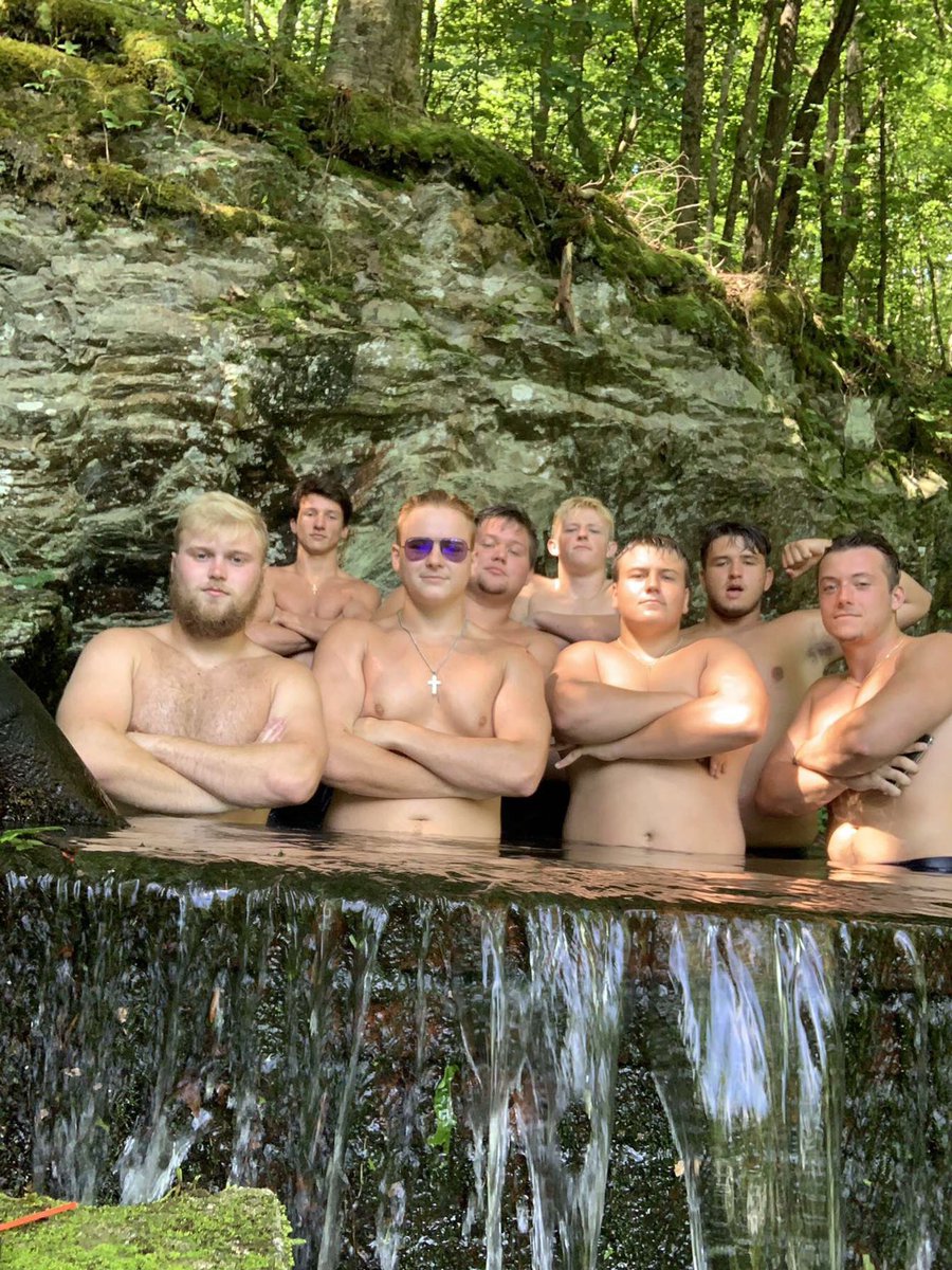 chrisrandall44's tweet photo. Some of the HEAVIES cooling off like bears after morning football workouts! 
#CalhounFootball #UNITED #Alotofweight 🐝🏈 @CHSJacketsFB @calhountdclub @RecruitGeorgia @ReedRandall53 @ryanrandall_9 https://t.co/QzU0pPg9j4