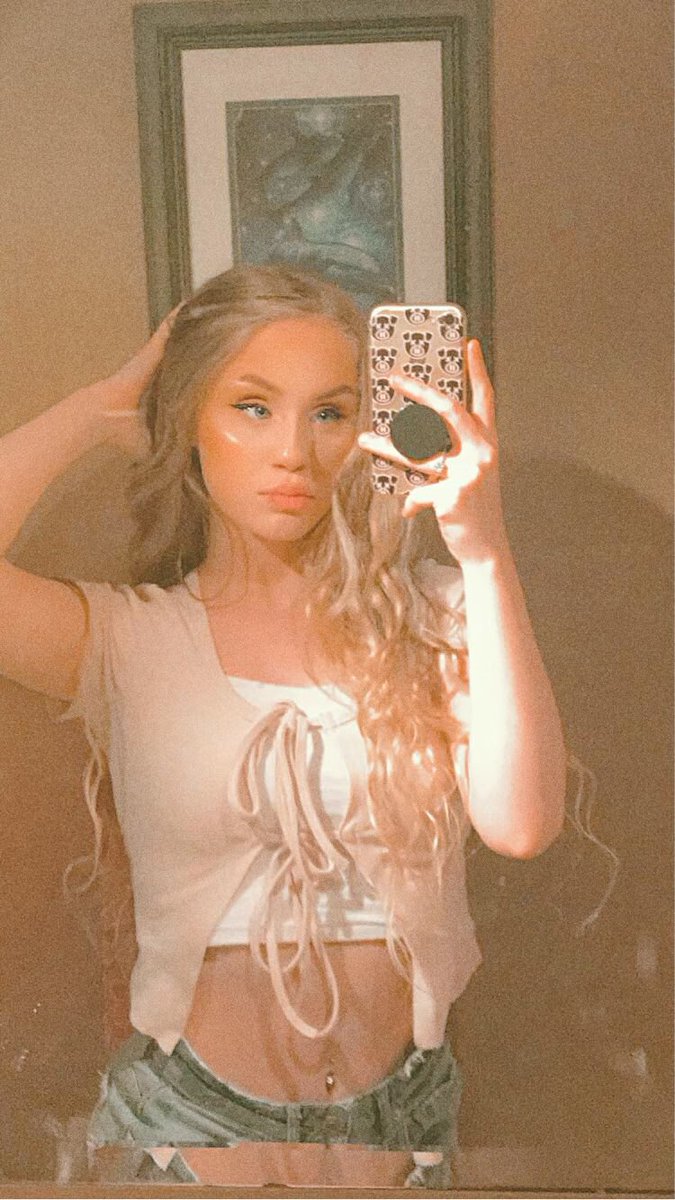 Itskayleeyuh's tweet photo. 🦋🌸 https://t.co/26xyqVRk4Q
