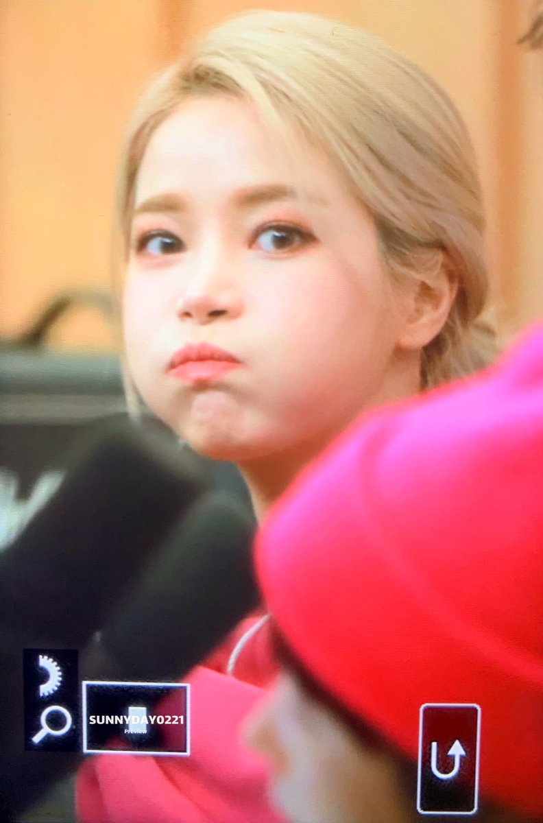 Solar puffy cheeks after drinking water