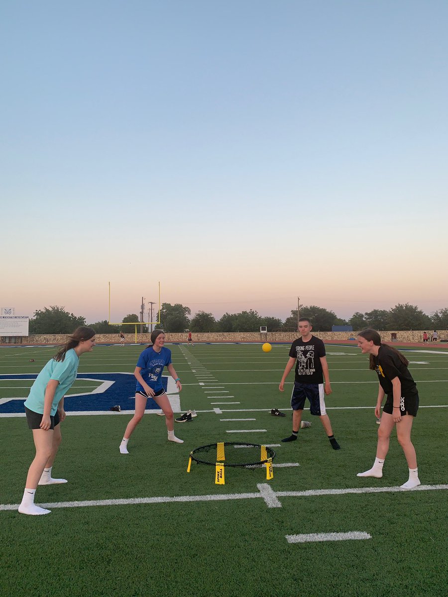 LCUedu's tweet photo. Current LCU Students Mikaela Cates and Ethan Curtis are spending their summer as youth ministry interns with LCU Alums Kelsea and Drew Denman. The Denman’s have been serving at the Childress Church of Christ since 2016. #LCUStudentCheckIn #LCUFamily #MyLCU @LCUAlums https://t.co/APClaYEGHw