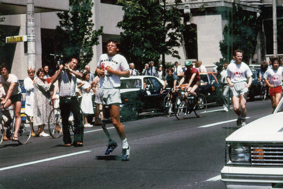TerryFoxCanada's tweet photo. #OnThisDay - July 9, 1980: Pickering, ON - 3,488 km
John and Edna Neale waited hours for Terry to pass by. When they finally saw him, they said, "He was just what was needed to give us a little pride in our own people." https://t.co/yOsNCK0Sv9 https://t.co/NJkO0yU15j