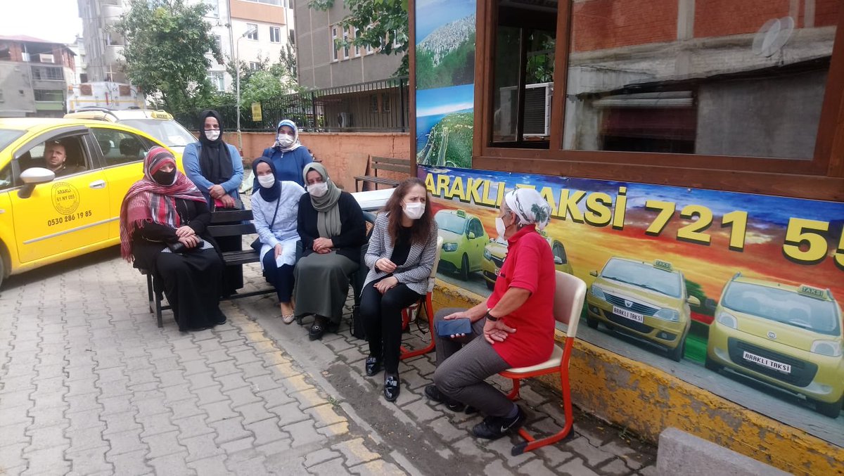MeryemSurmen's tweet photo. Araklı🌹

Araklı ilçemizde bir taksici esnafı Fadime ablamız yolları kaytan gibi dokurum dedi.😎 

Rabbim uzun ömür versin. https://t.co/193dySkDxA