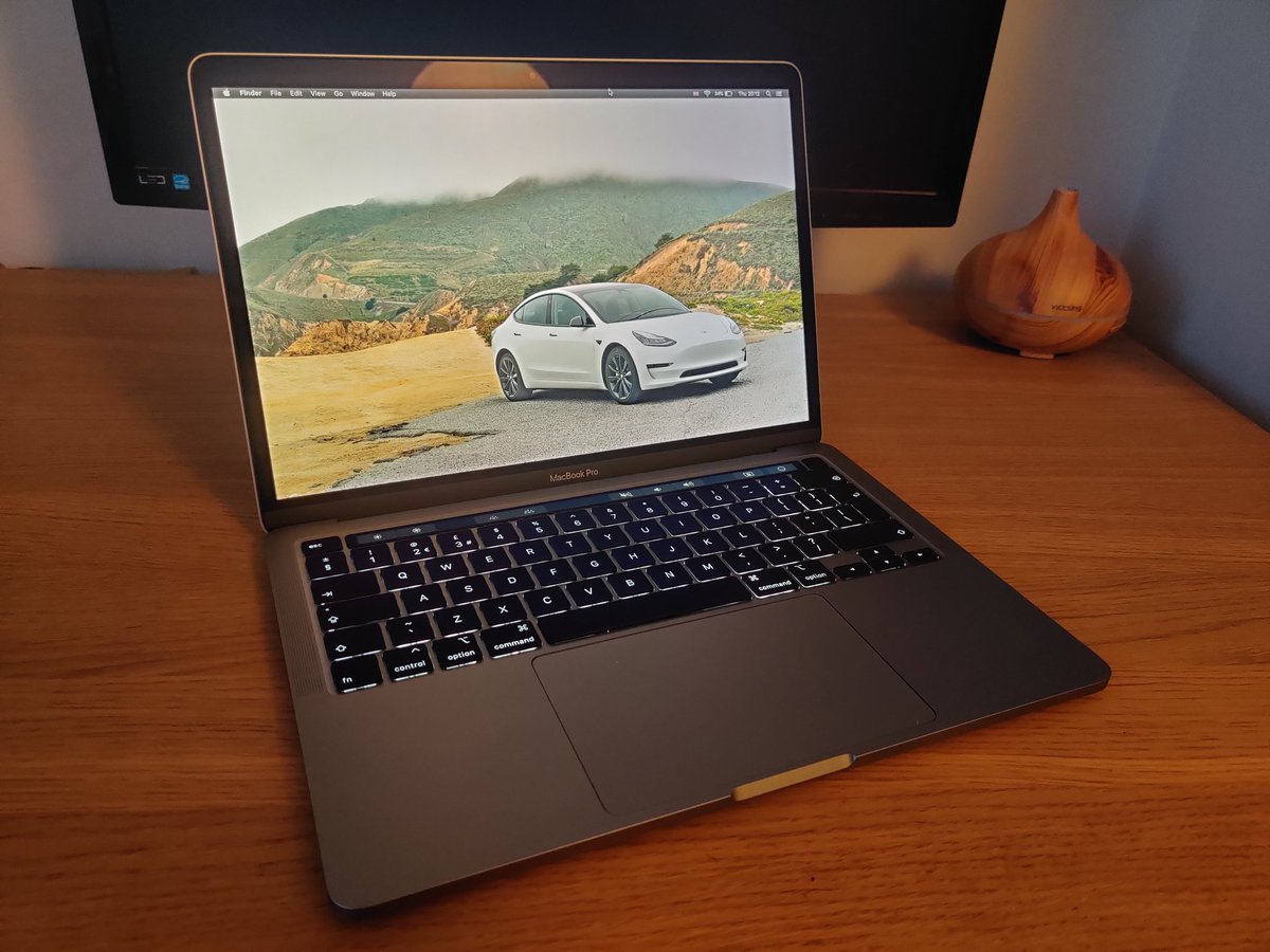 Tech_Stuuff's tweet image. New laptop 👀 Hopefully one day a new car too 😍 T
@Apple 
@elonmusk 
@Tesla