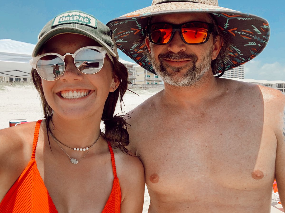 a_elizabeth02's tweet photo. beachin :) https://t.co/3pJJ5kAKQV