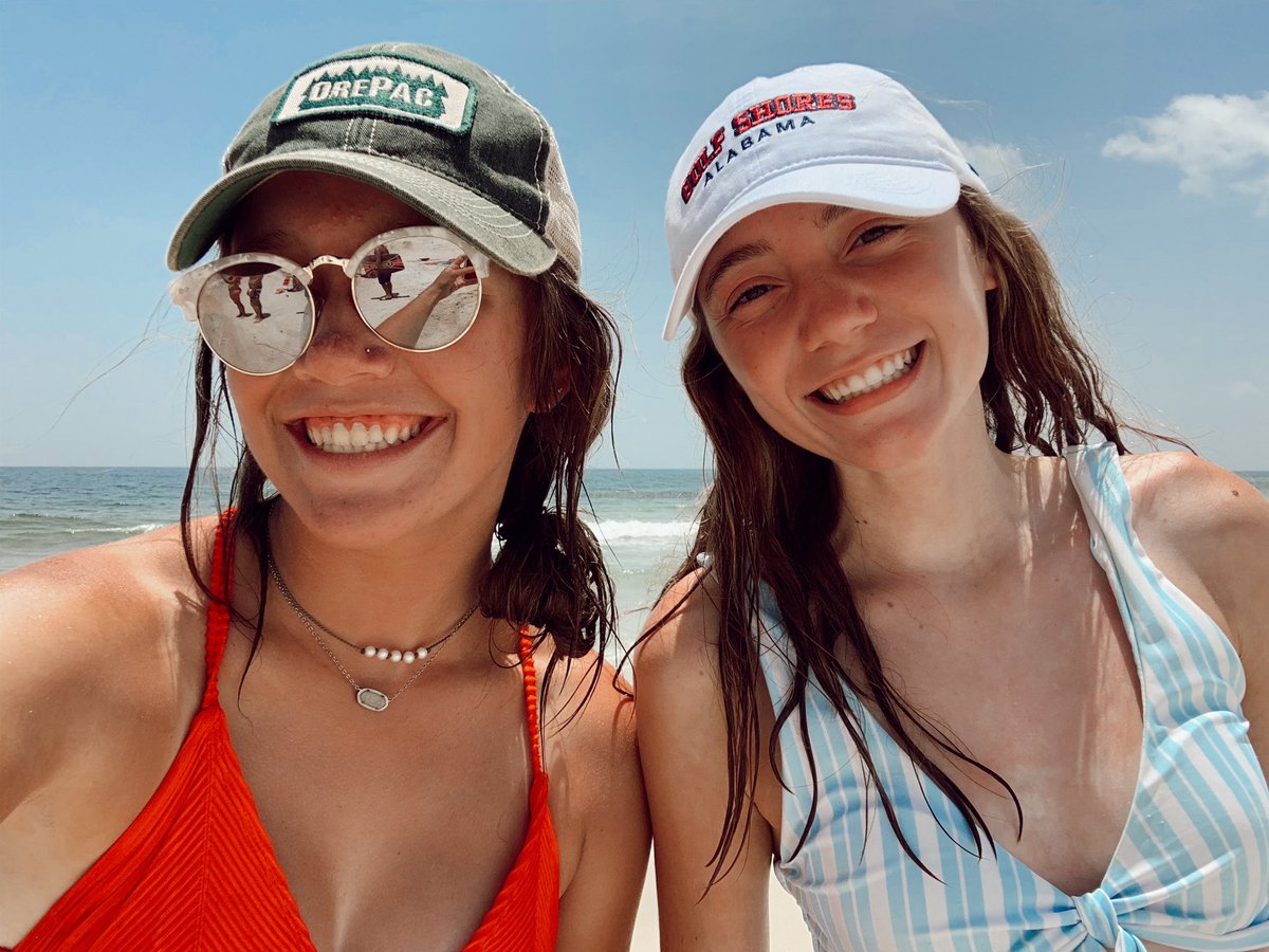 a_elizabeth02's tweet photo. beachin :) https://t.co/3pJJ5kAKQV