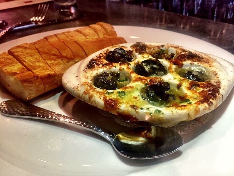 ZincBistro's tweet photo. Something that you can’t make at home … (are we teasing too much?)  // 📸: @yelp
ᐧ
ᐧ
ᐧ
#thinkzinc #sanantonio #safoodpics #foodie #downtownsanantonio #food #huffposttaste #beautifulcuisines #foodandwine #zagat #eater #tastingtable #SATXwinebar https://t.co/lco1BnfCEu