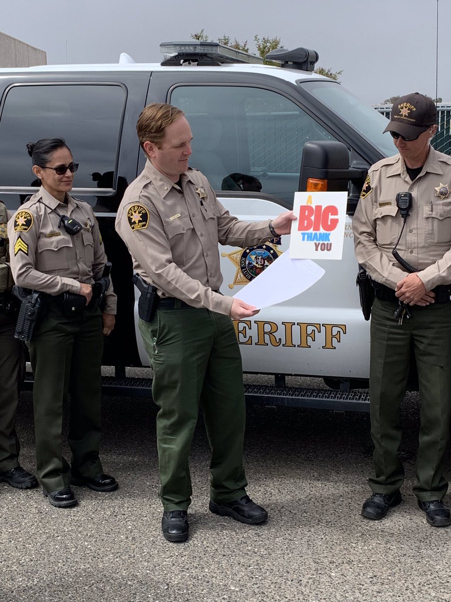 SLOSheriff's tweet photo. A thank you card was presented to the Sheriff's Coast Station this week from members of the Avila and Shell Beach communities for evacuating their neighborhoods and keeping everyone safe during last monthโs fire.
Our community is strongest when we work together! #SLOstrong https://t.co/RIo0H1mnAL